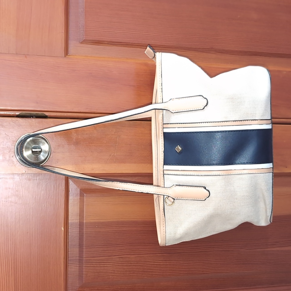 Crown & Ivy women's shoulder bag